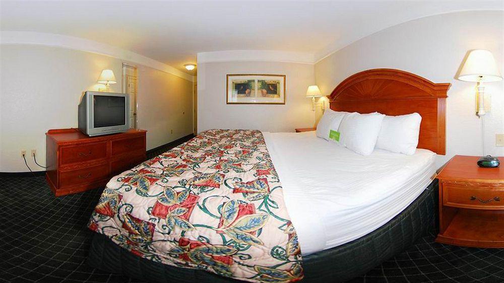La Quinta By Wyndham San Antonio North Stone Oak Hotell Eksteriør bilde