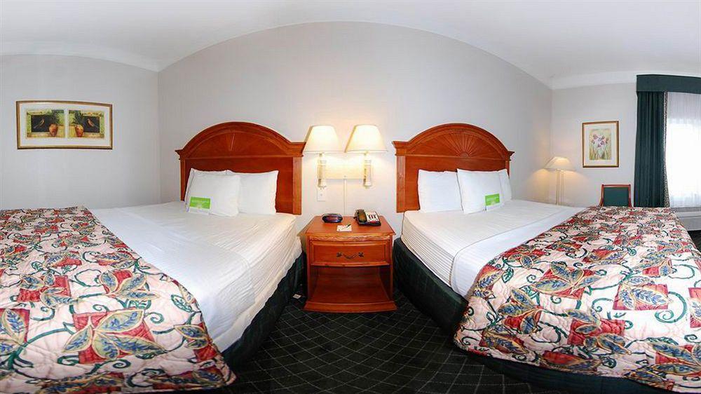 La Quinta By Wyndham San Antonio North Stone Oak Hotell Eksteriør bilde