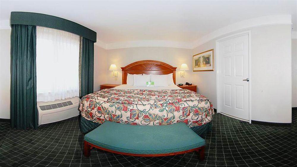 La Quinta By Wyndham San Antonio North Stone Oak Hotell Eksteriør bilde